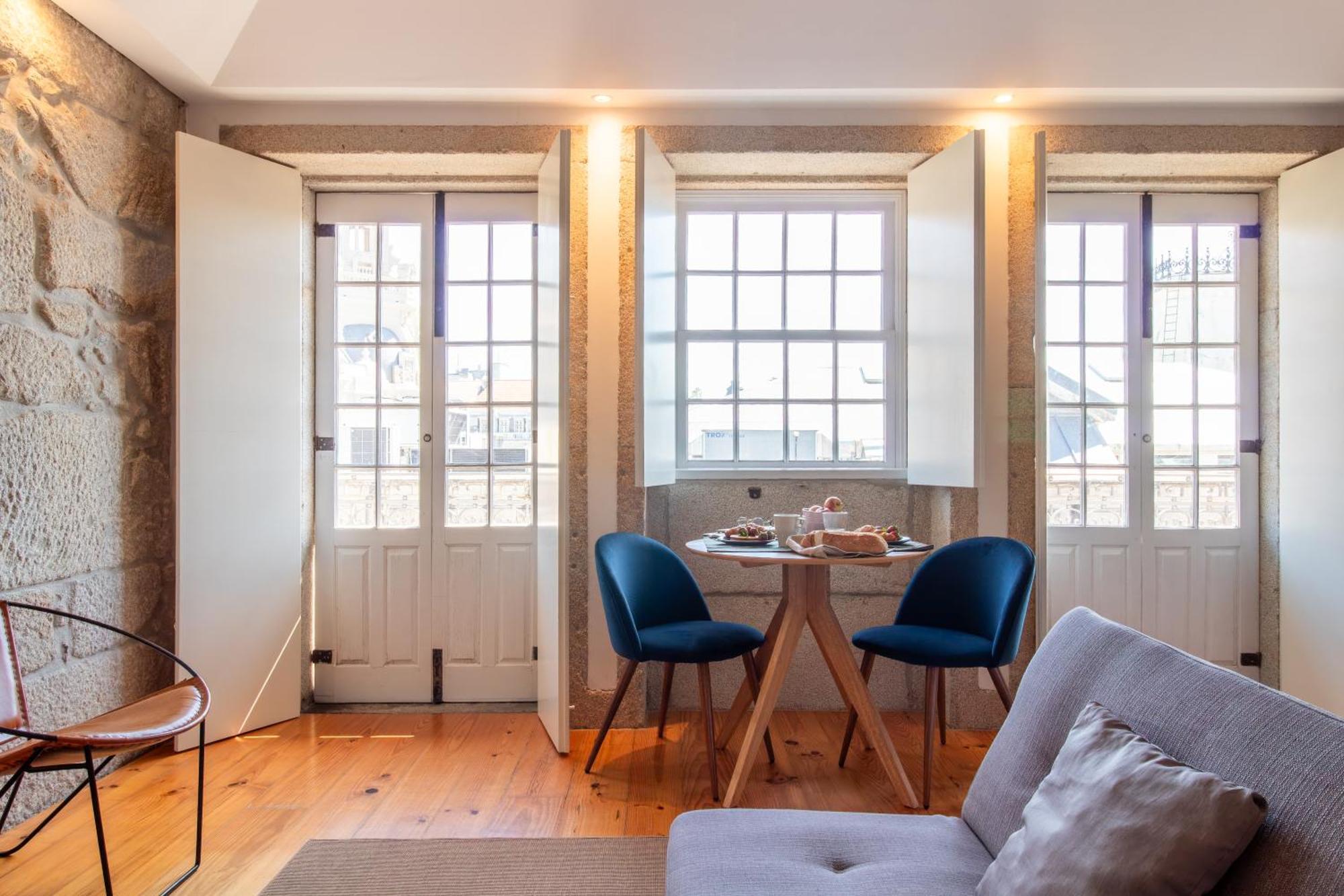Lovelystay - Dirk Apartment - Almada 4º F Порто Екстериор снимка